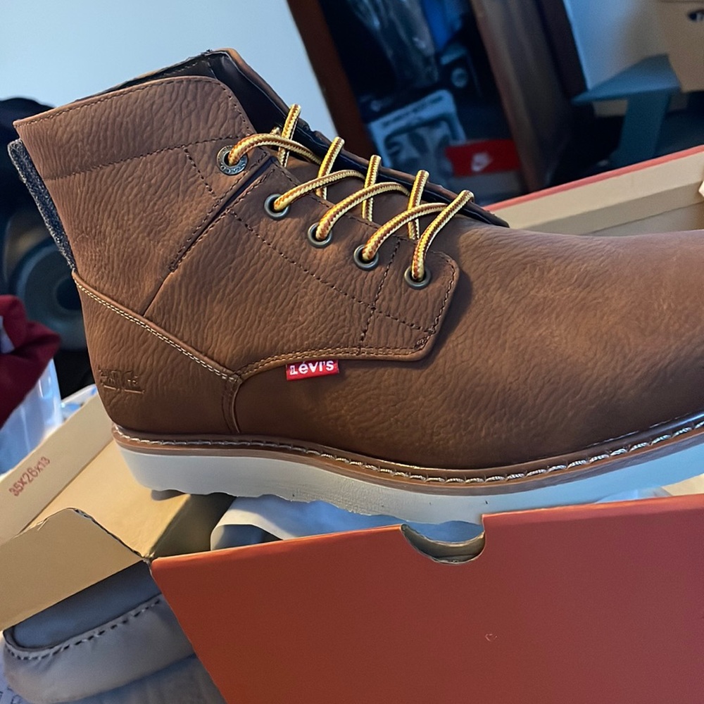 Levi men shoes never worn